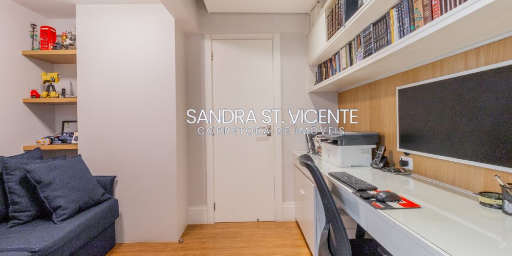 012-5dad397e-25eb-426b-a18e-189343f11c54