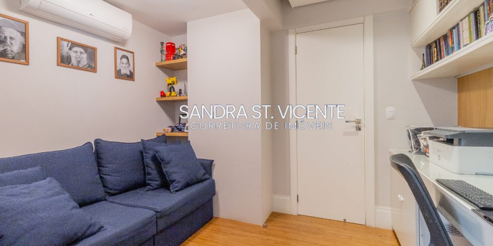 013-01b98949-e300-4a75-a210-32eb26926f1d