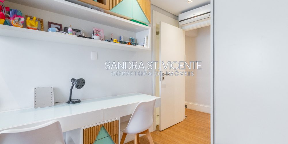 021-ee241369-d918-4d5a-9a01-55e2637ffa84