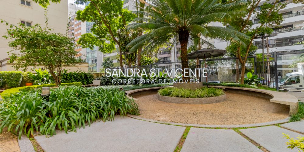 027-117cc763-ef4a-420f-98c2-409cb19151d3